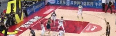 宝威体育官方入口-1-1！绝杀！压哨绝杀啊！最刺激的季后赛...